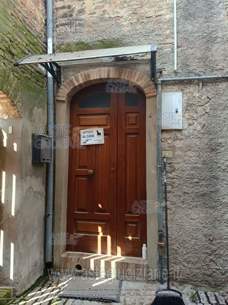 5 bedrooms Apartment in Penne, Italy No. 363578