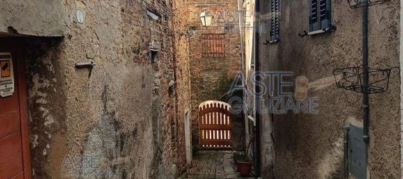 5 bedrooms Apartment in Penne, Italy No. 363578 3