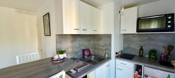 Studio in Rouen, France No. 356048 3