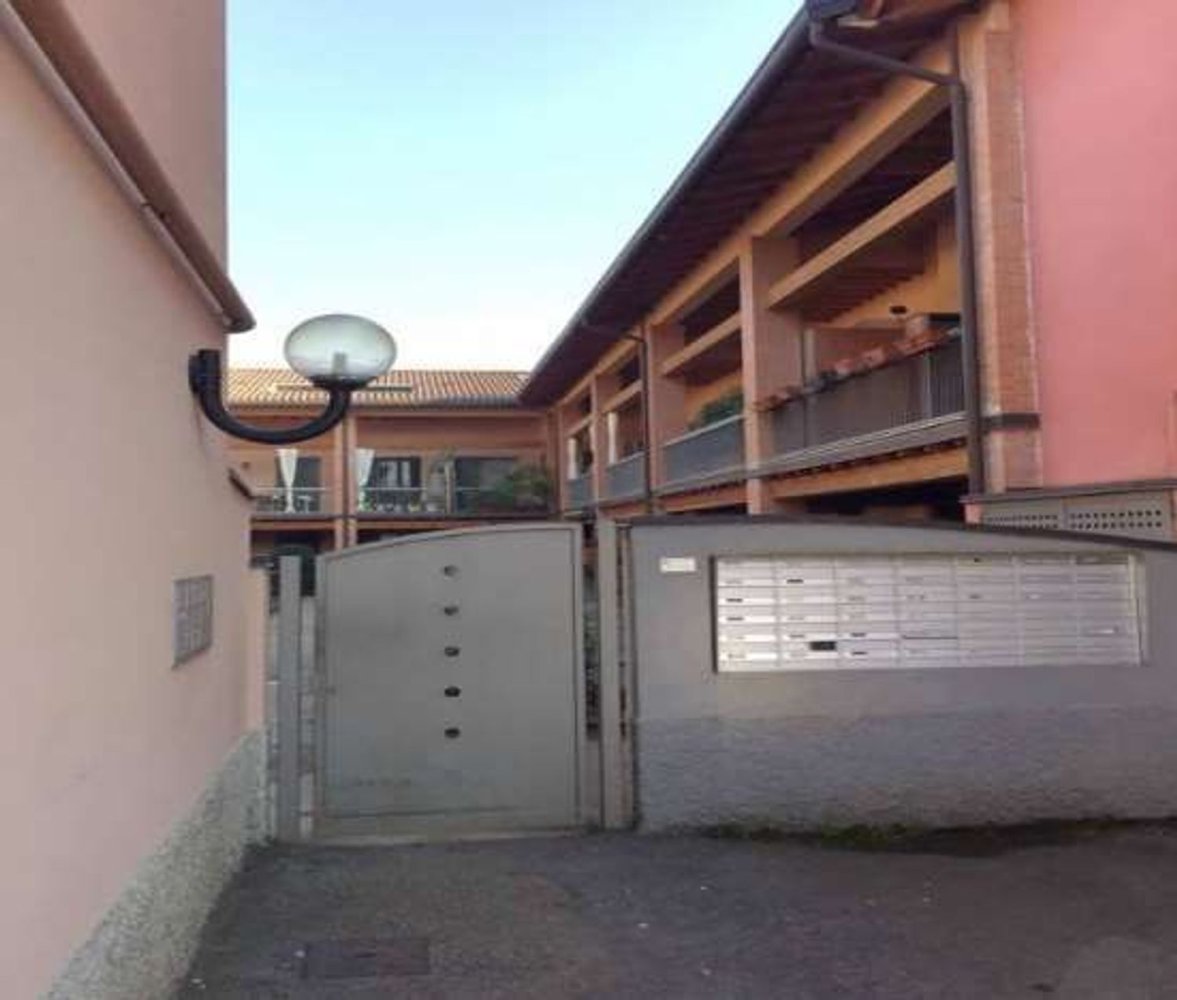 6 bedrooms Apartment in Bergamo, Italy No. 380872