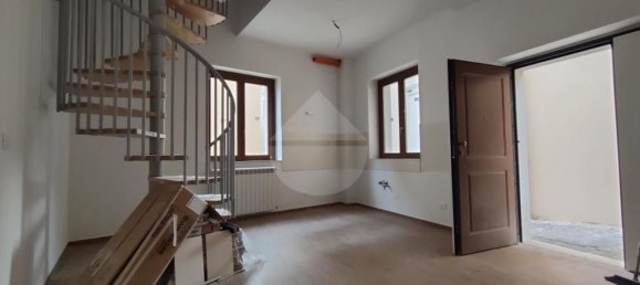 2 rooms Apartment in Villa Sant'Angelo, Italy No. 118279 4