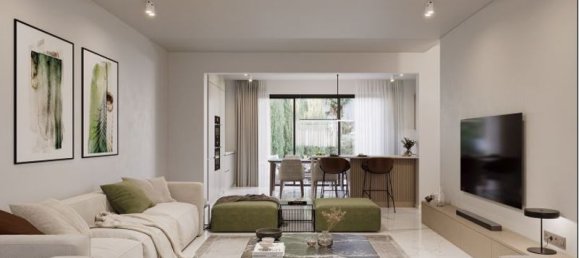 5 bedrooms Villa in Oroklini, Cyprus No. 9325 2