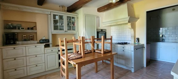 5 bedrooms House in Yves, France No. 103145 5