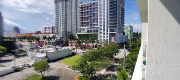 1 Schlafzimmer Gewerbliche Immobilien in Miami, USA, Nr. 615637 2