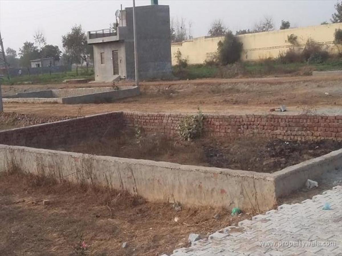  Land in Faridabad, India No. 31360