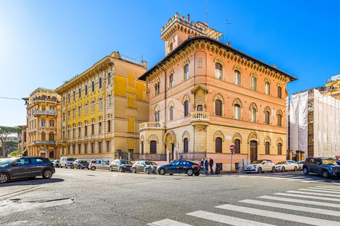 12 rooms Villa in Rome, Italy No. 147242