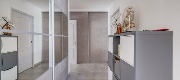 4 bedrooms House in Saint-Denis-de-Pile, France No. 302087 11