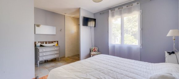 4 bedrooms House in Saint-Denis-de-Pile, France No. 302087 9