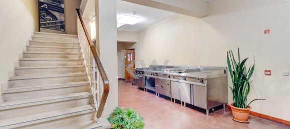 Lagerhaus in Oeiras, Portugal 3114m², Nr. 185980 16