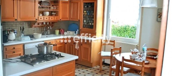 6 bedrooms House in Saint-Denis-de-Cabanne, France No. 358300 3