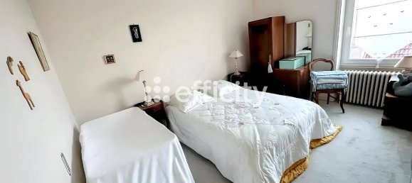 6 bedrooms House in Saint-Denis-de-Cabanne, France No. 358300 7