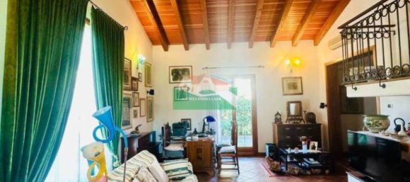 3 bedrooms Villa in Ravenna, Italy No. 354555 2