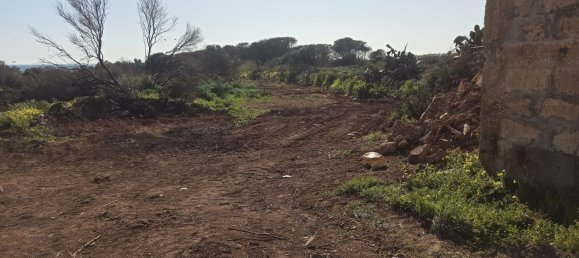 626m² Land in Portopalo di Capo Passero, Italy No. 66624 2