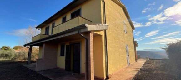 4 rooms House in Montegabbione, Italy No. 261362 2