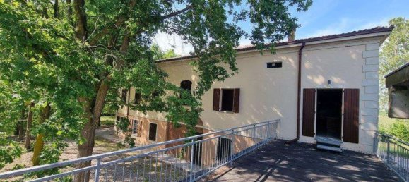 Casa de 22 divisões em Modena, Italy N.º 146910 14