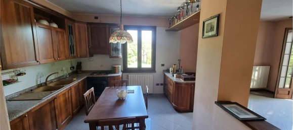 Casa de 22 divisões em Modena, Italy N.º 146910 11