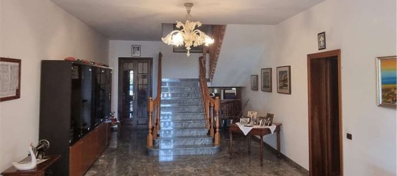 Casa de 22 divisões em Modena, Italy N.º 146910 19