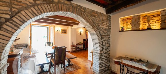 8غرفة منزل في Cortona, Italy رقم 78514 42