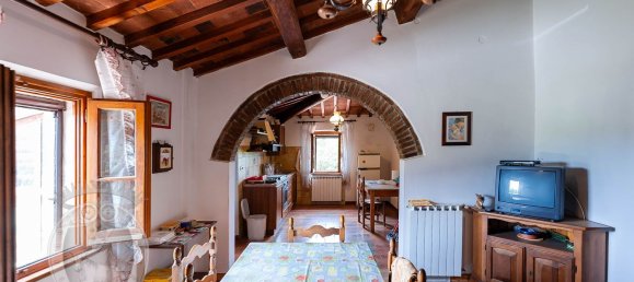 8غرفة منزل في Cortona, Italy رقم 78514 30