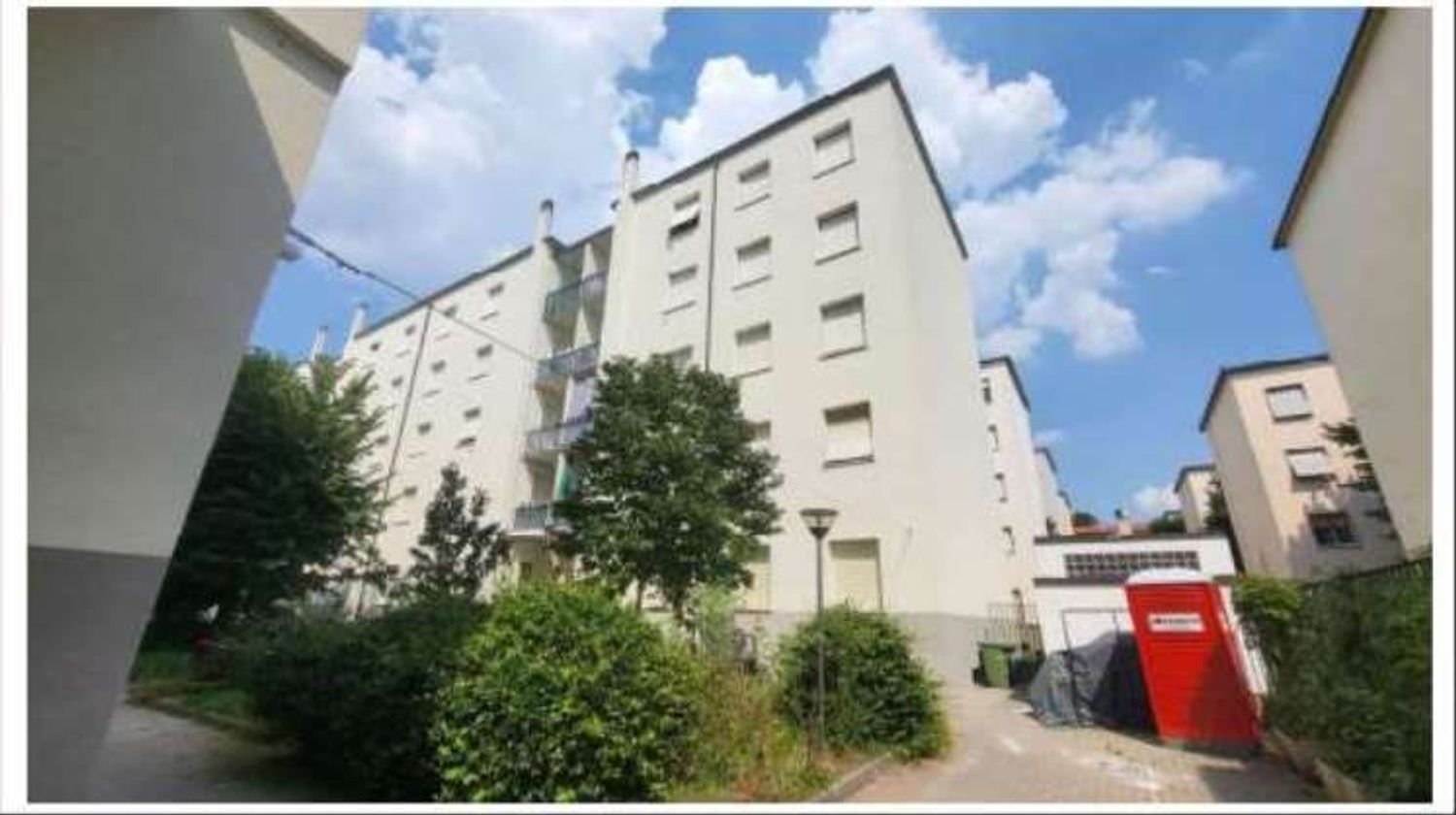 2 bedrooms Apartment in Milan, Italy No. 366487