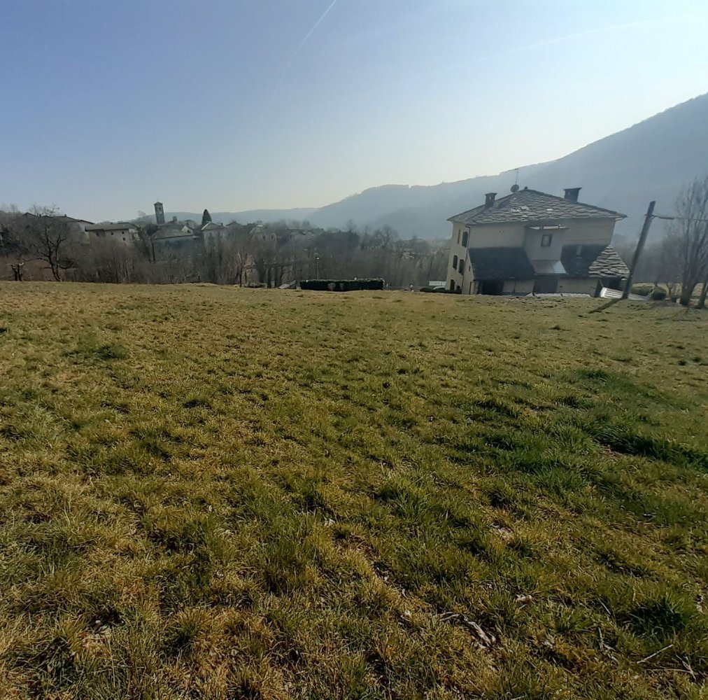 Grundstück in Valchiusa, Italy 2800m², Nr. 256135