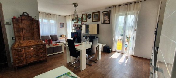 Квартира с 4 комнатами в Биелла, Италия № 213607 9