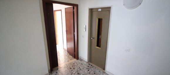 4 rooms Apartment in Montespertoli, Italy No. 295441 2