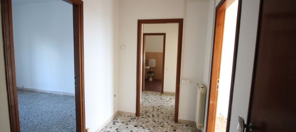 4 rooms Apartment in Montespertoli, Italy No. 295441 3
