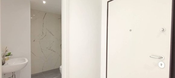 1 bedroom Apartment in Rome, Italy No. 203274 11