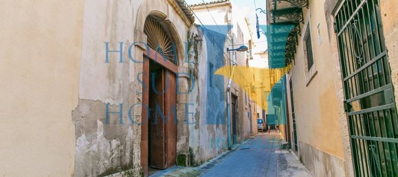 Apartamento de 5 dormitorios en Noto, Italy No. 87300 8