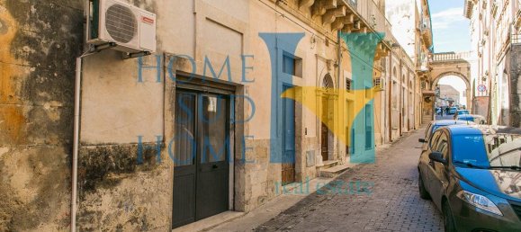 Apartamento de 5 dormitorios en Noto, Italy No. 87300 18