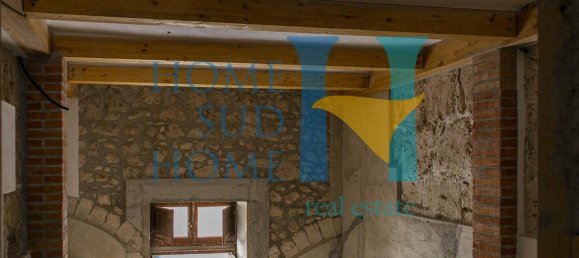 Apartamento de 5 dormitorios en Noto, Italy No. 87300 3