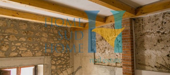 Apartamento de 5 dormitorios en Noto, Italy No. 87300 4