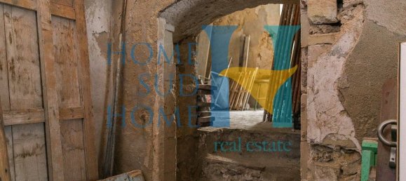 Apartamento de 5 dormitorios en Noto, Italy No. 87300 13