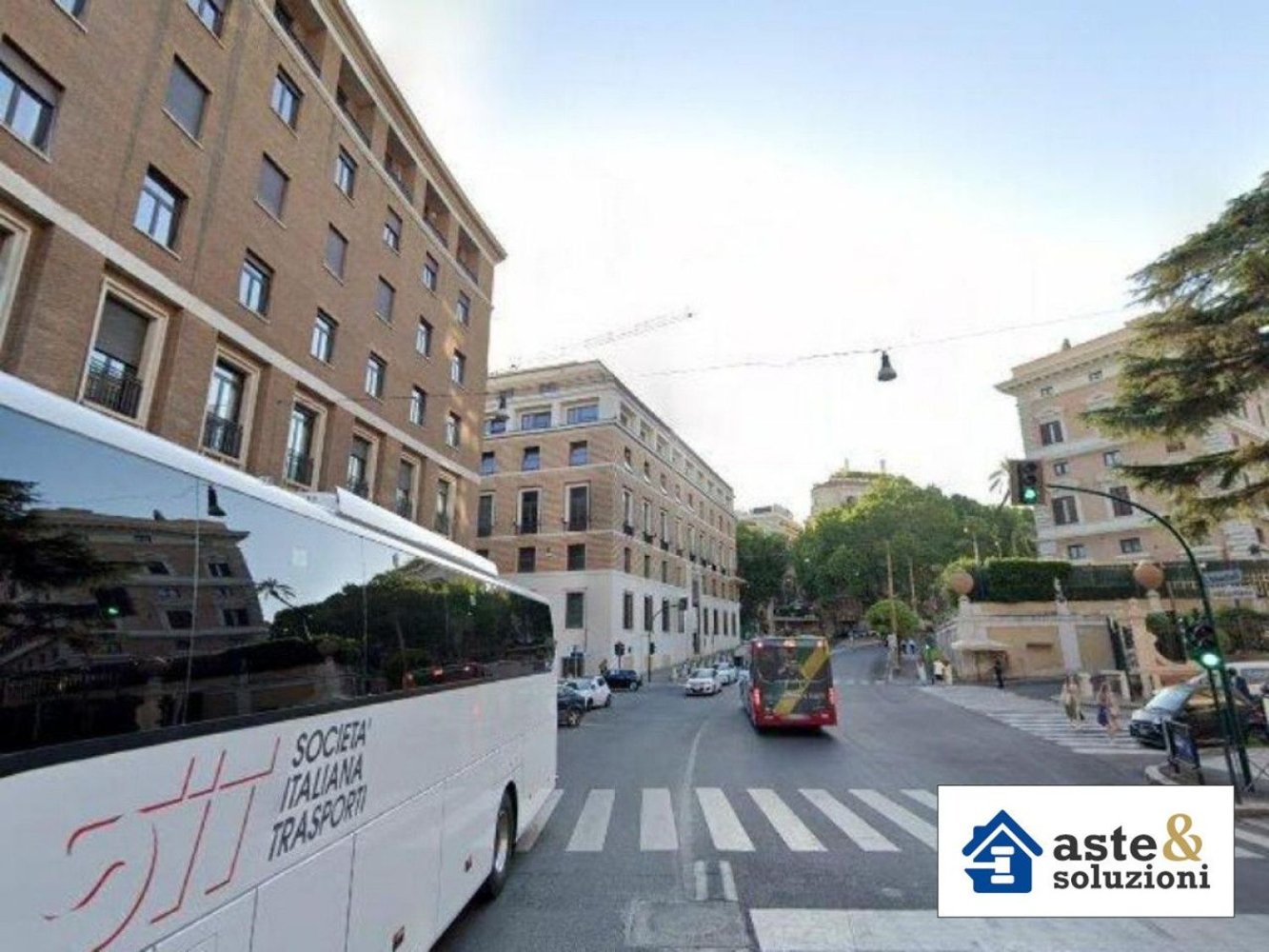 121m² Commercial property in Rome, Italy No. 380166