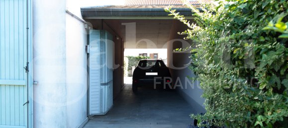 3 bedrooms House in Cesano Maderno, Italy No. 266796 13