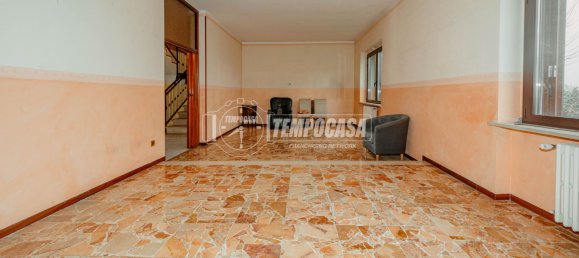 6 rooms Villa in Voghera, Italy No. 154858 4