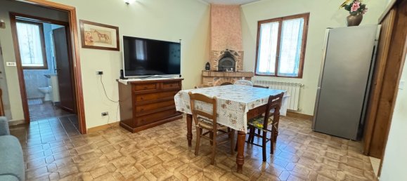 6 bedrooms House in Marliana, Italy No. 377520 2