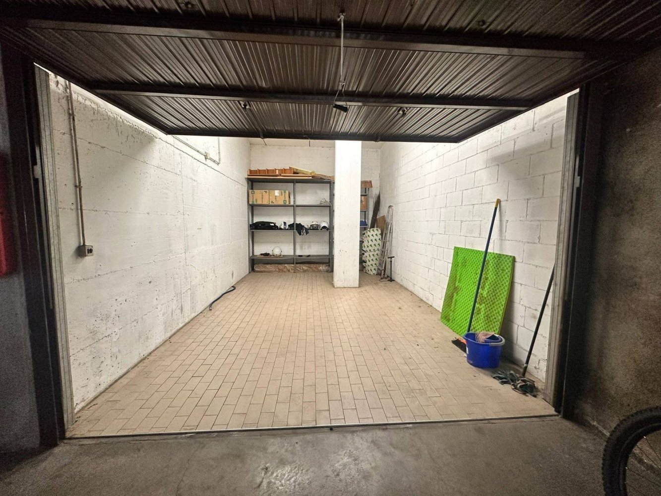 Garaje en Cornaredo, Italy 24 m² No. 392149