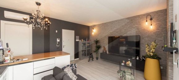 3 rooms Apartment in Monza, Italy No. 31394 45