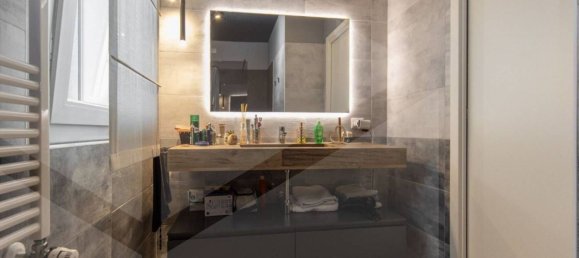 3 rooms Apartment in Monza, Italy No. 31394 4