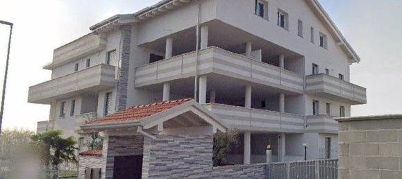 3 rooms Apartment in Monza, Italy No. 31394 5