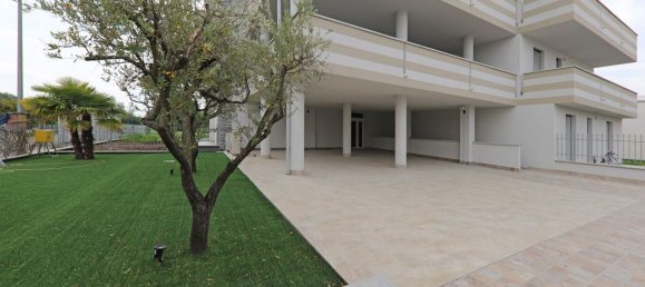 3 rooms Apartment in Monza, Italy No. 31394 6