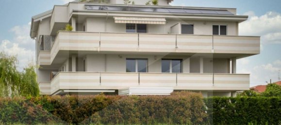 3 rooms Apartment in Monza, Italy No. 31394 29