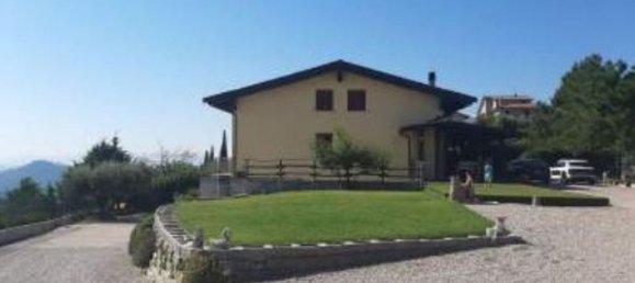 Casa de 8 divisões em Perugia, Italy N.º 49939 27