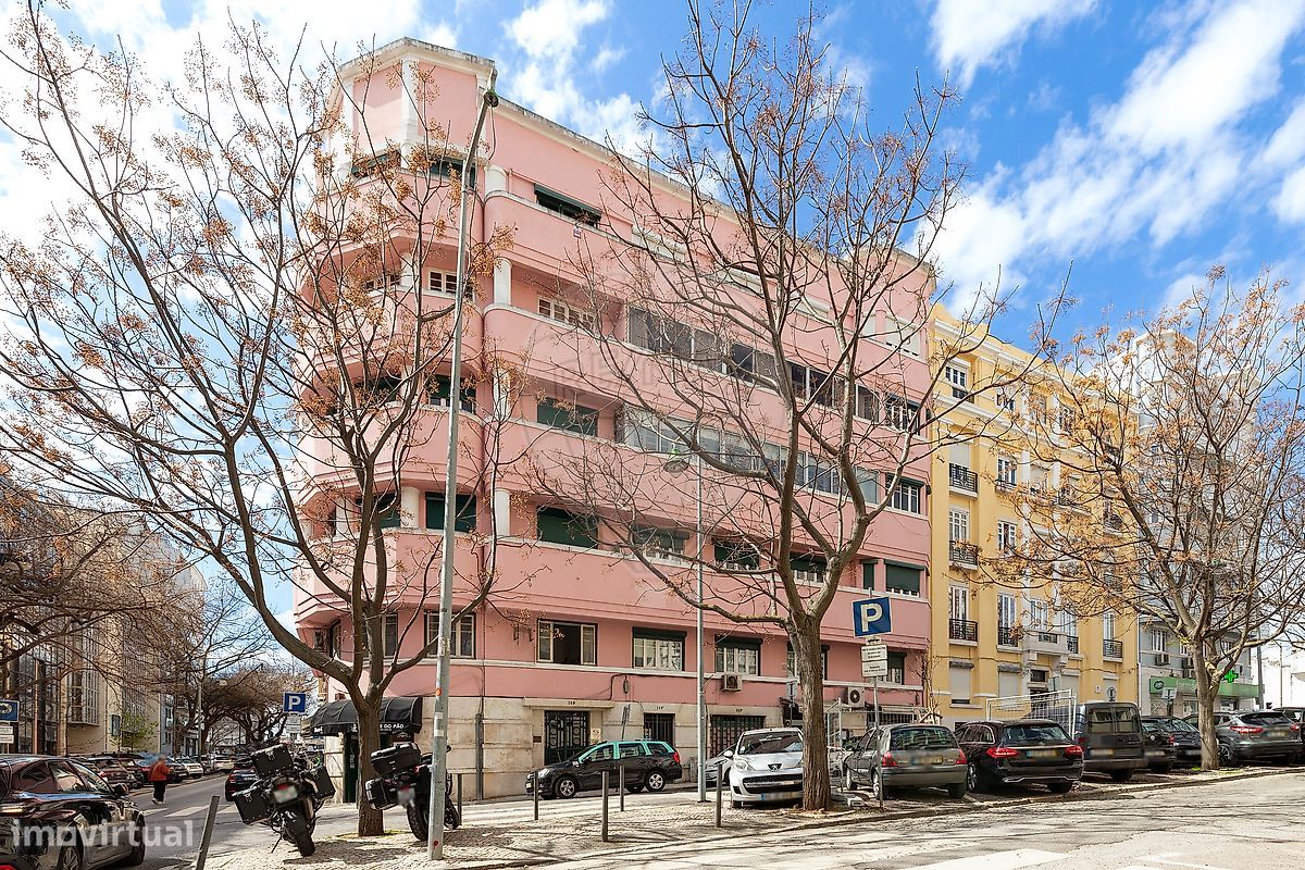 4 bedrooms Apartment in Lisbon, Portugal No. 99440