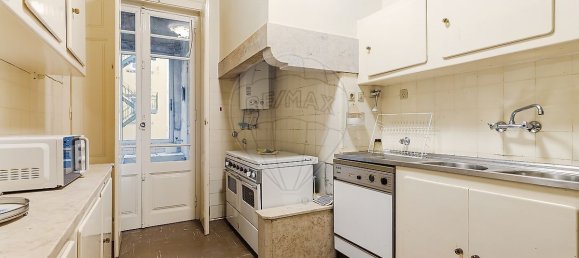 4 bedrooms Apartment in Lisbon, Portugal No. 99440 17