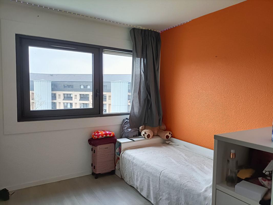 Studio in Orleans, France No. 238102