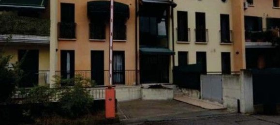 6-salle Appartement à Chiarano, Italy No. 206411 5