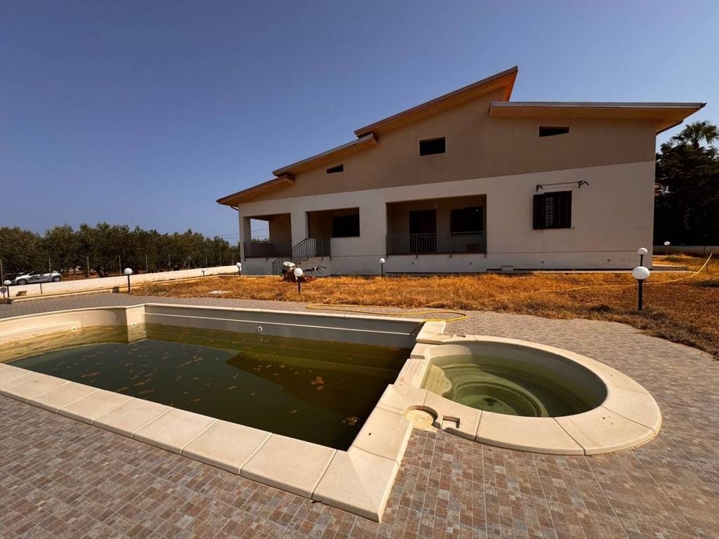 Вилла с 4 спальнями в Чинизи, Италия № 313183